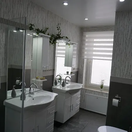 Super Erdgeschosswohnung Διαμέρισμα *